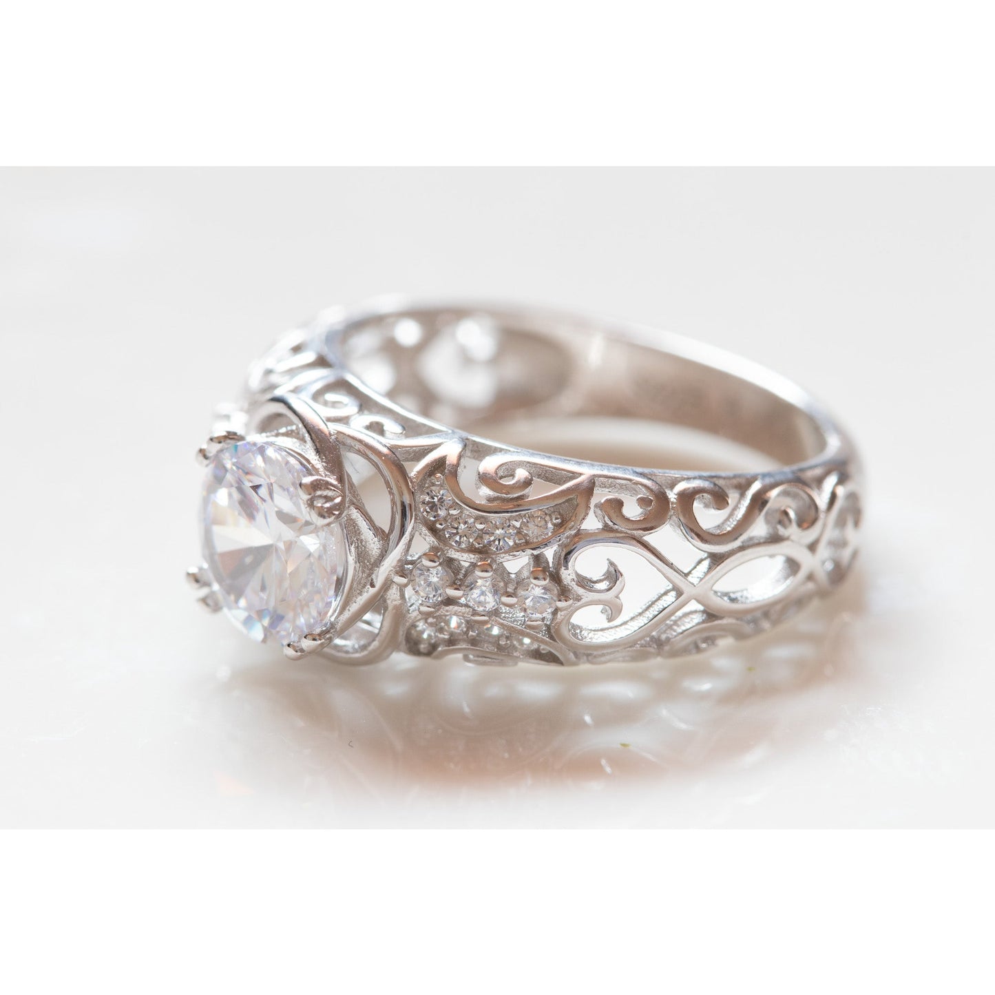 Greta Ring