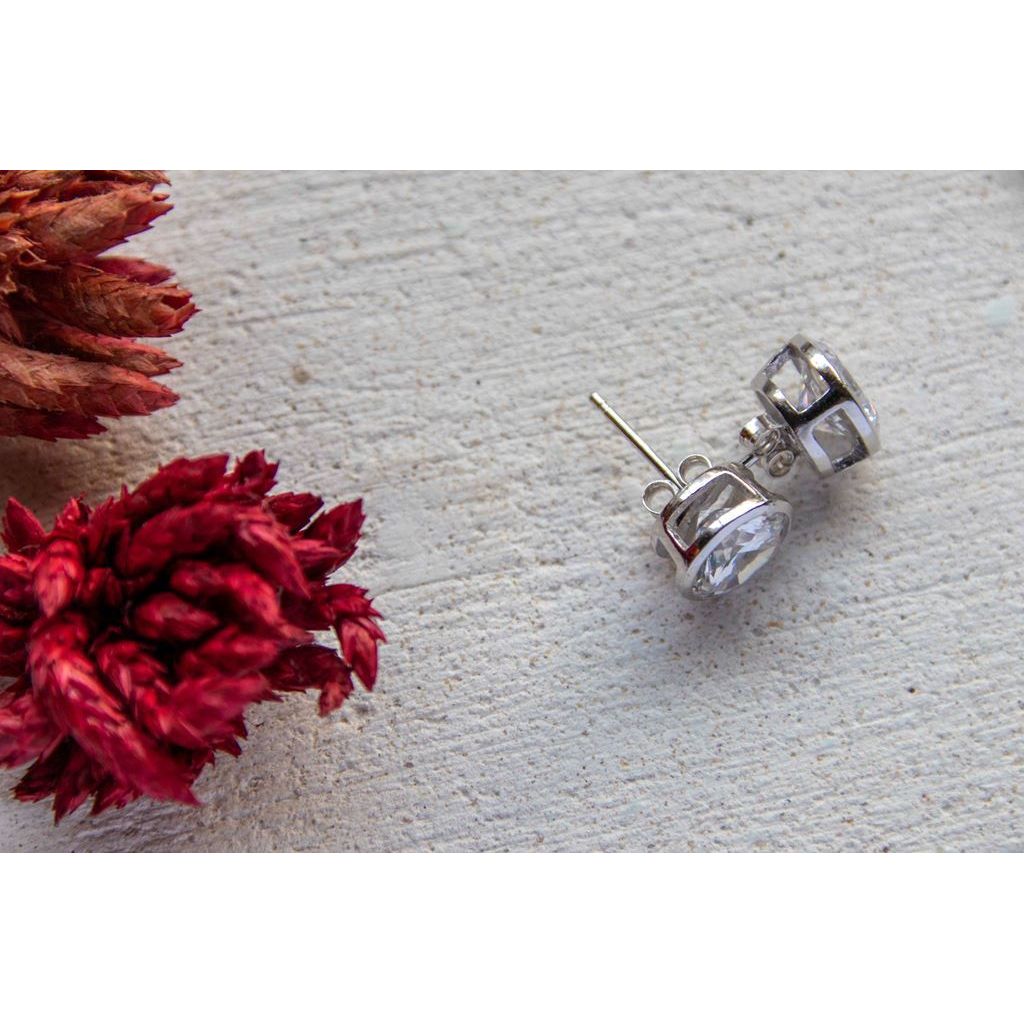Round Tube Stud