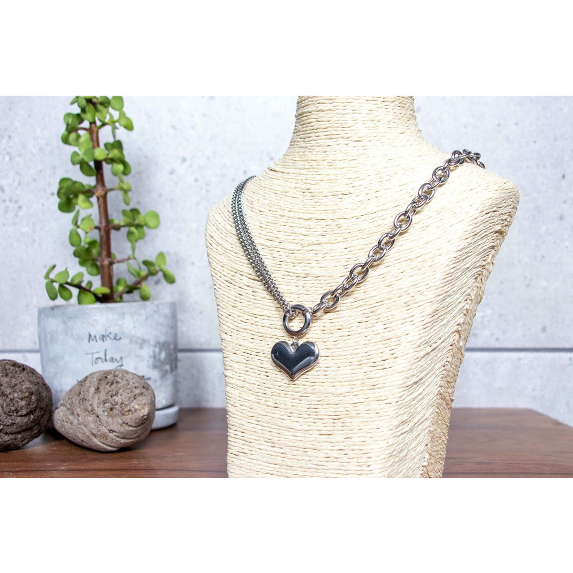 Glossy Love Necklace