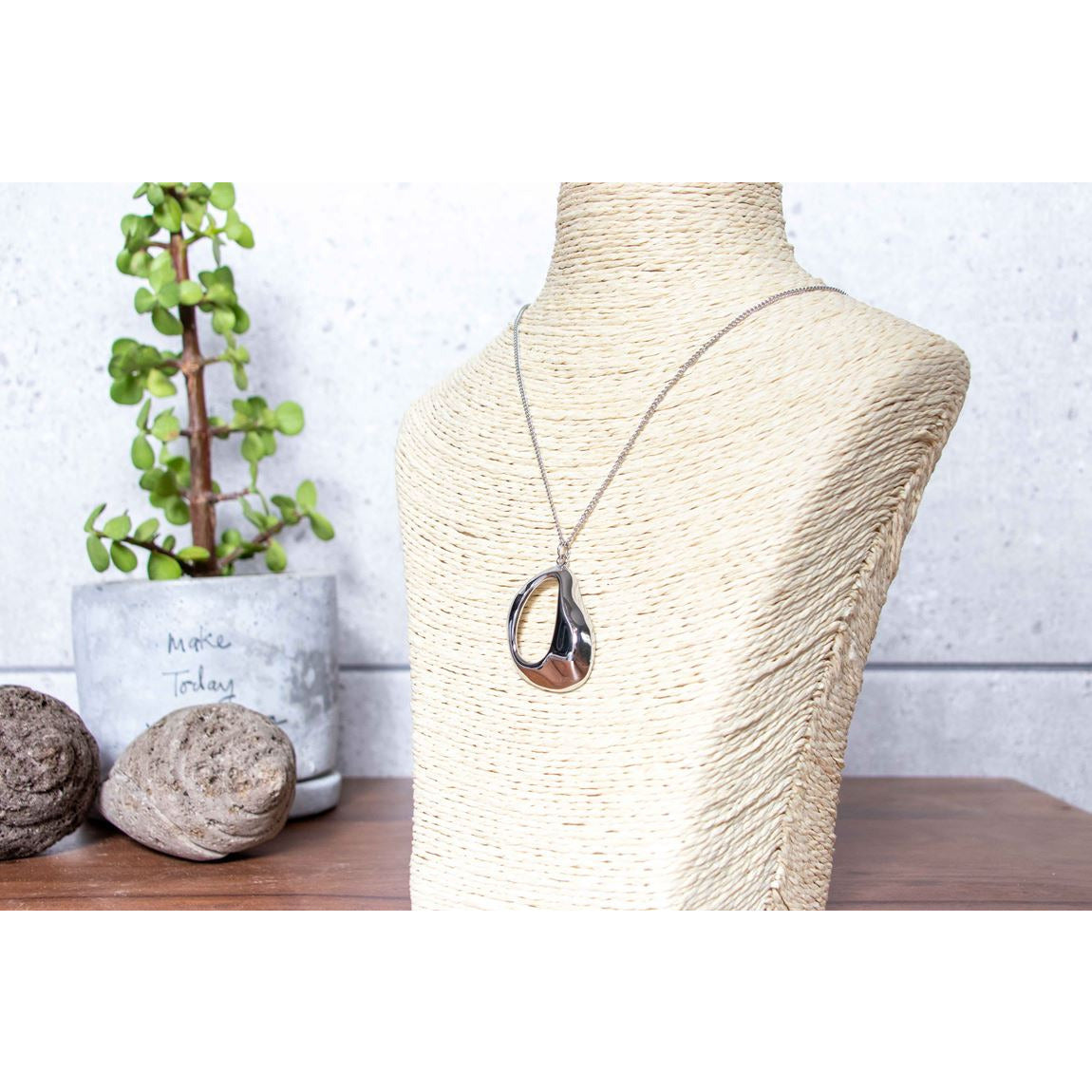 Hollow Geo Necklace